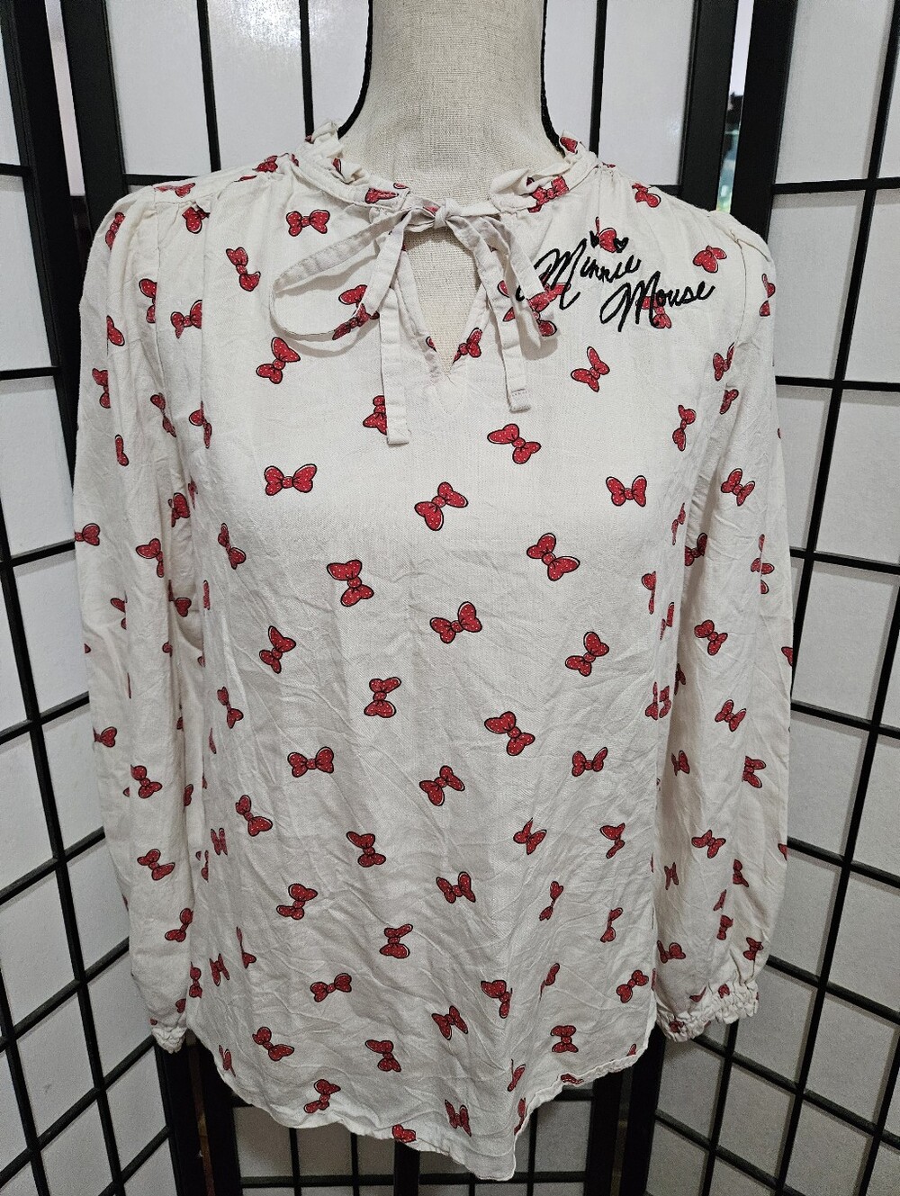 Disney Size Small Minnie Mouse Red Bow Print Long Sleeve Bouse